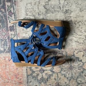 Sonoma Royal Blue Gladiator faux leather sandals 8.5 wedge